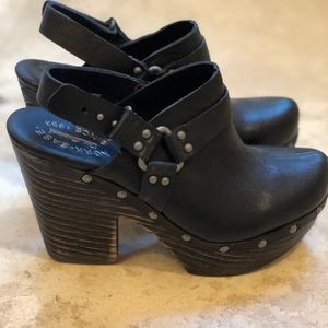 KORK-EASE BLACK SIZE 7 heeled sling back clog